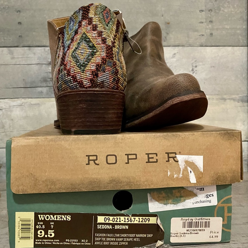 Cowgirl boots Roper Corral Ariat